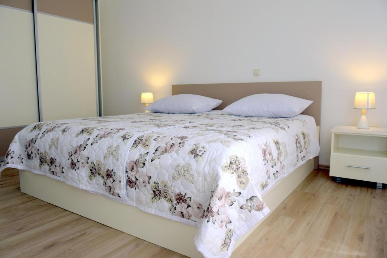 James Bond Apartments Palit Dış mekan fotoğraf