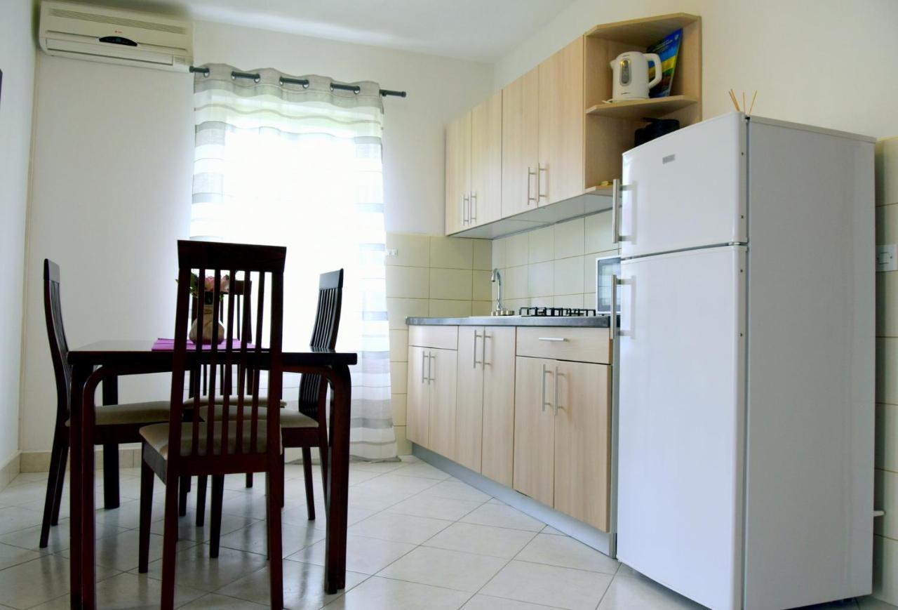 James Bond Apartments Palit Dış mekan fotoğraf